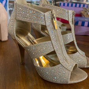 Dress heel. sparkle Gold